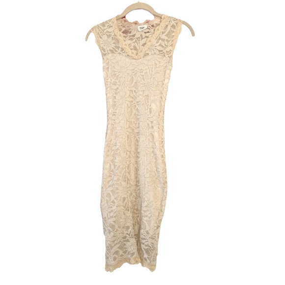 Lace Bodycon Tobi Dress - Picture 2 of 3